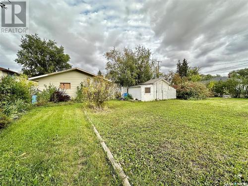 302 4Th Avenue, Aberdeen, SK - Outdoor