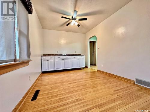 302 4Th Avenue, Aberdeen, SK - Indoor Photo Showing Other Room