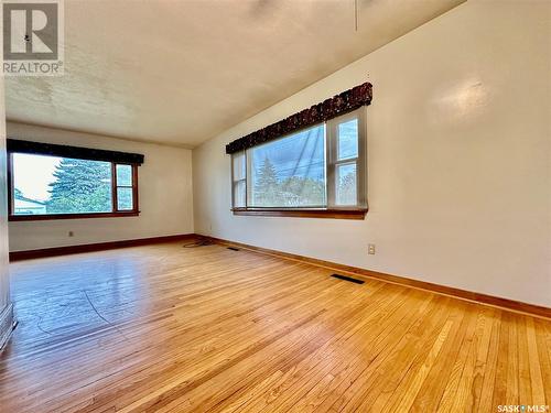 302 4Th Avenue, Aberdeen, SK - Indoor Photo Showing Other Room