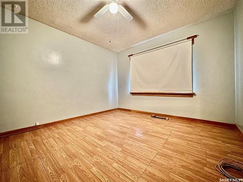 302 4Th Avenue, Aberdeen, SK - Indoor Photo Showing Other Room