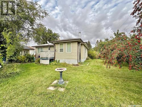 302 4Th Avenue, Aberdeen, SK - Outdoor