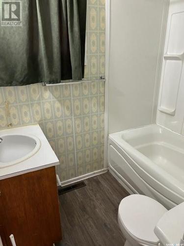 128 Northern Avenue, Canora, SK - Indoor Photo Showing Bathroom