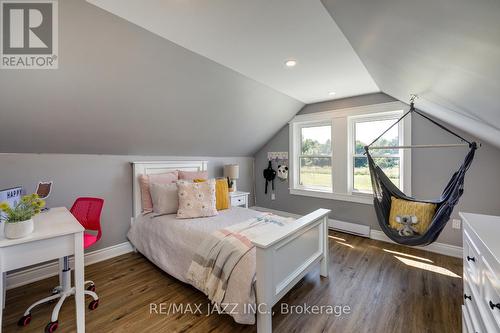 7386 Middle Road, Clarington, ON - Indoor Photo Showing Bedroom