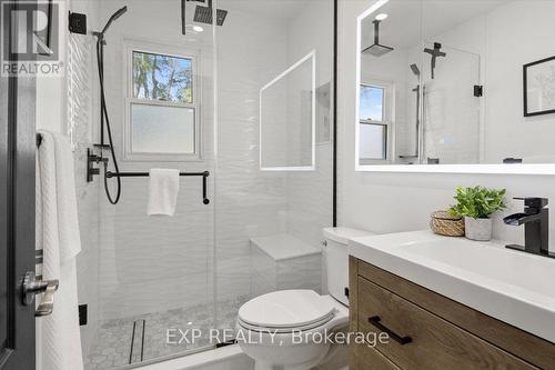 667 Wickens Avenue, Burlington (Lasalle), ON - Indoor Photo Showing Bathroom