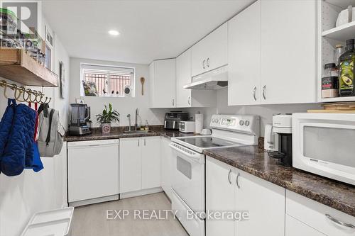 667 Wickens Avenue, Burlington (Lasalle), ON - Indoor Photo Showing Kitchen