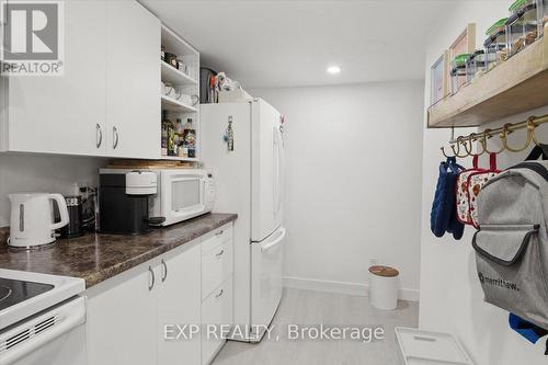 667 Wickens Avenue, Burlington (Lasalle), ON - Indoor Photo Showing Kitchen