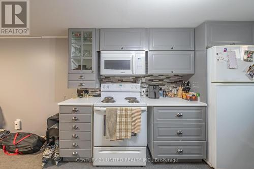 758 Gillespie Avenue, Peterborough (Otonabee), ON - Indoor Photo Showing Kitchen