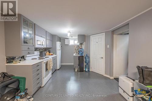 758 Gillespie Avenue, Peterborough (Otonabee), ON - Indoor Photo Showing Kitchen