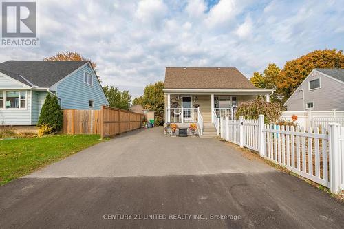 758 Gillespie Avenue, Peterborough (Otonabee), ON - Outdoor