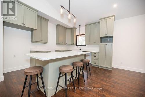 33 Hammond Court, Deep River, ON - Indoor Photo Showing Kitchen