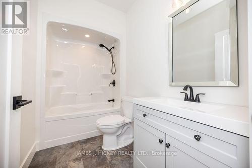 33 Hammond Court, Deep River, ON - Indoor Photo Showing Bathroom