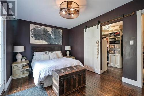 215 Dundas Street N, Cambridge, ON - Indoor Photo Showing Bedroom