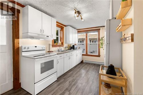 164 Orleans, Dieppe, NB - Indoor Photo Showing Kitchen