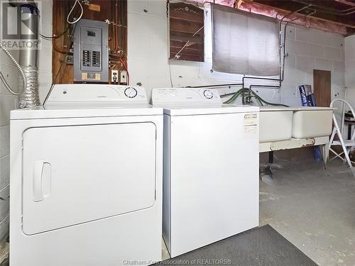 23 Coverdale Street, Chatham, ON - Indoor Photo Showing Laundry Room