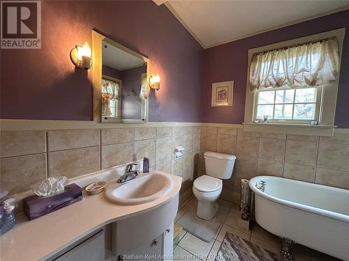 119 Grand Avenue East, Chatham, ON - Indoor Photo Showing Bathroom