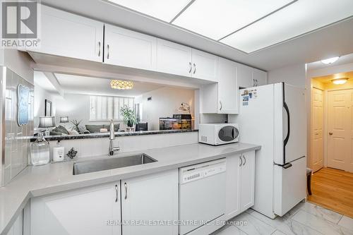 208 - 1155 Bough Beeches Boulevard, Mississauga, ON - Indoor Photo Showing Kitchen