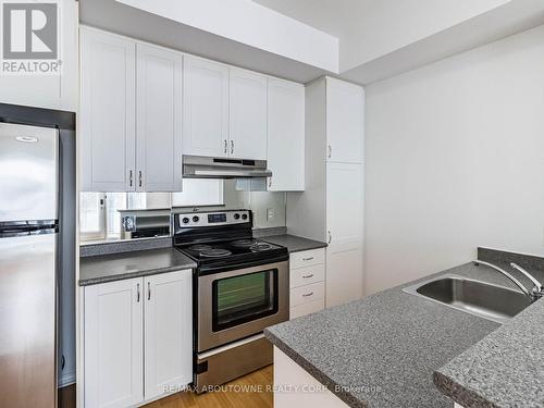 94 - 5035 Oscar Peterson Boulevard, Mississauga, ON - Indoor Photo Showing Kitchen With Stainless Steel Kitchen