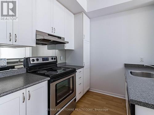 94 - 5035 Oscar Peterson Boulevard, Mississauga, ON - Indoor Photo Showing Kitchen With Stainless Steel Kitchen