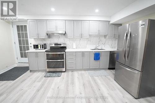 46 Lakefield Road, Brampton, ON - Indoor Photo Showing Kitchen With Upgraded Kitchen