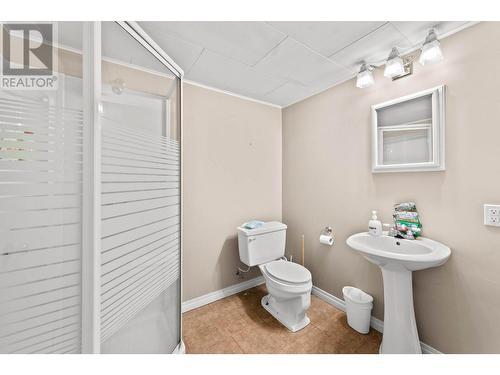 2116 Young Avenue, Kamloops, BC - Indoor Photo Showing Bathroom