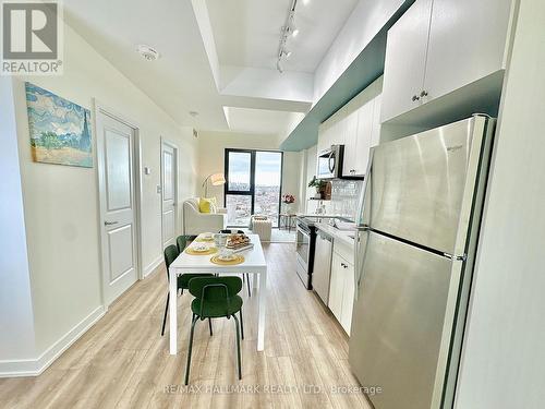 Ph 924 - 2799 Kingston Road, Toronto, ON - Indoor Photo Showing Kitchen With Upgraded Kitchen