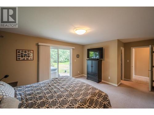 310 Spruce Avenue, Kaleden, BC - Indoor Photo Showing Bedroom