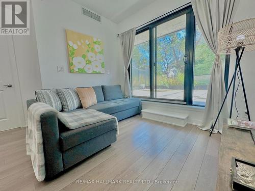 223 - 2799 Kingston Road, Toronto, ON - Indoor Photo Showing Living Room