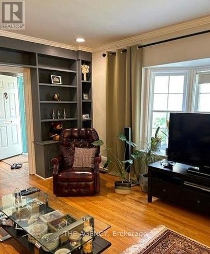 91 Donwoods Drive, Toronto, ON - Indoor Photo Showing Living Room