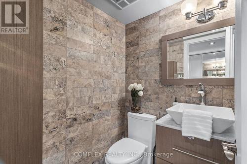 208 - 500 Glencairn Avenue, Toronto, ON - Indoor Photo Showing Bathroom