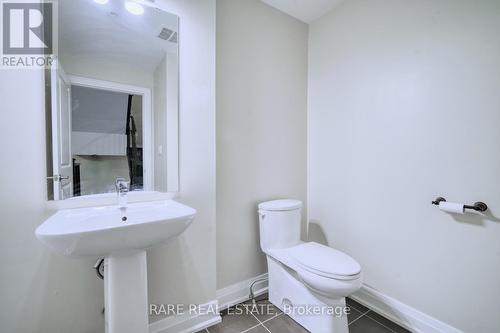 25 Plowman Lane, Richmond Hill, ON - Indoor Photo Showing Bathroom