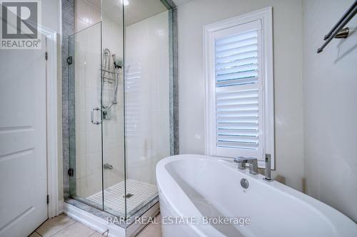 25 Plowman Lane, Richmond Hill, ON - Indoor Photo Showing Bathroom