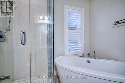 25 Plowman Lane, Richmond Hill, ON - Indoor Photo Showing Bathroom