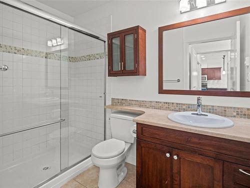 301-201 Nursery Hill Dr, View Royal, BC - Indoor Photo Showing Bathroom