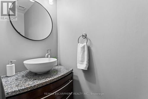 8 Karsh Crescent, Hamilton, ON - Indoor Photo Showing Bathroom