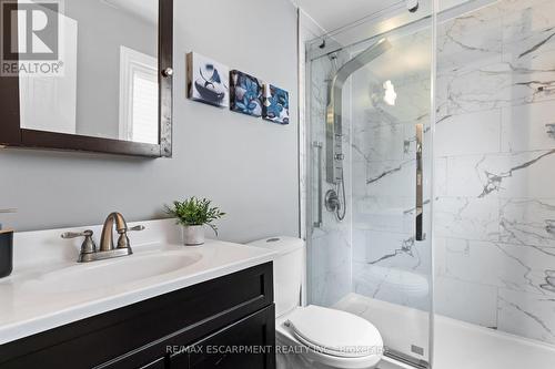 8 Karsh Crescent, Hamilton, ON - Indoor Photo Showing Bathroom