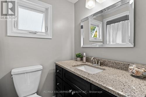 8 Karsh Crescent, Hamilton, ON - Indoor Photo Showing Bathroom