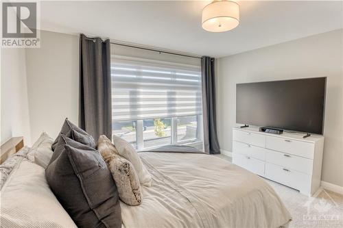 315 Wigwas Street, Ottawa, ON - Indoor Photo Showing Bedroom