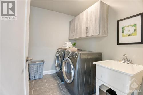 315 Wigwas Street, Ottawa, ON - Indoor Photo Showing Laundry Room