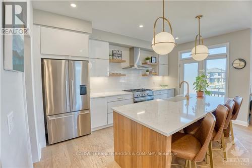 315 Wigwas Street, Ottawa, ON - Indoor Photo Showing Kitchen With Upgraded Kitchen