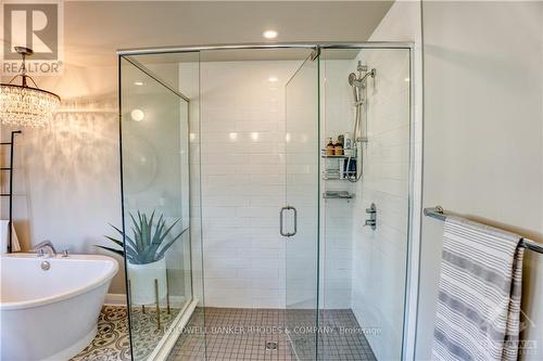 315 Wigwas Street, Ottawa, ON - Indoor Photo Showing Bathroom