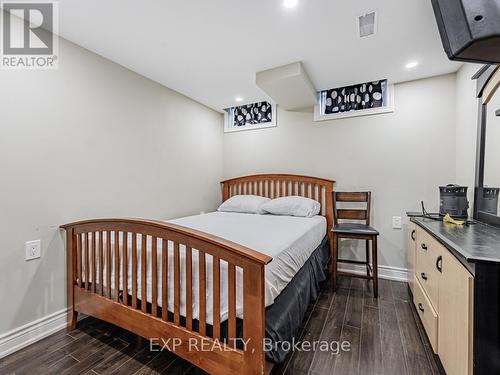 25 Dewell Crescent, Clarington, ON - Indoor Photo Showing Bedroom