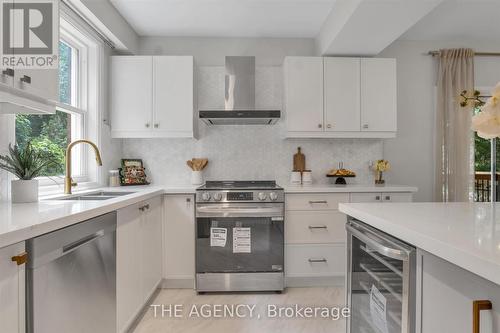 104 Fairholt Road S, Hamilton, ON - Indoor Photo Showing Kitchen With Double Sink With Upgraded Kitchen