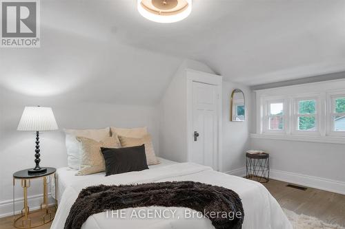 104 Fairholt Road S, Hamilton, ON - Indoor Photo Showing Bedroom