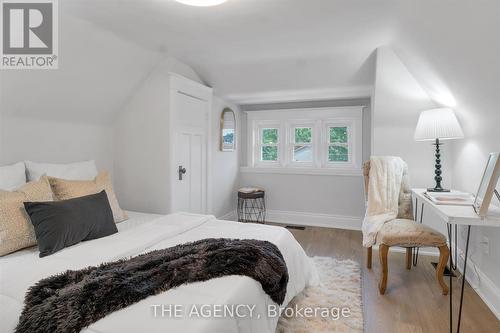 104 Fairholt Road S, Hamilton, ON - Indoor Photo Showing Bedroom