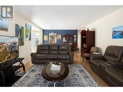 4210 Alexis Park Drive Unit# 7, Vernon, BC - Indoor Photo Showing Living Room