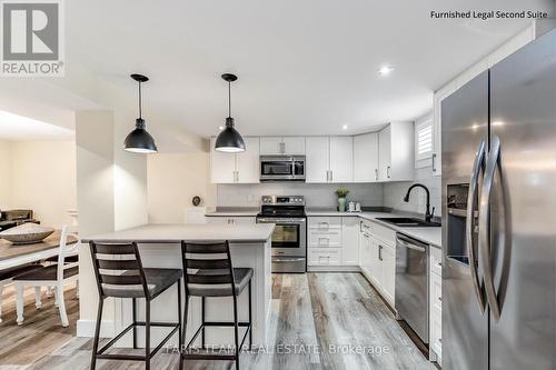 92 Nelson Street, Barrie, ON - Indoor Photo Showing Kitchen With Upgraded Kitchen