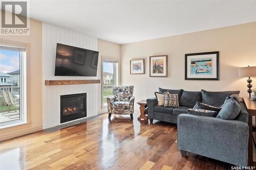 419 Greaves Crescent, Saskatoon, SK - Indoor Photo Showing Living Room With Fireplace