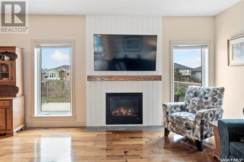 419 Greaves Crescent, Saskatoon, SK - Indoor Photo Showing Living Room With Fireplace