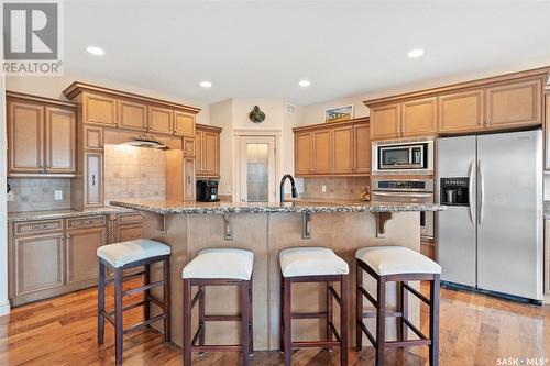 419 Greaves Crescent, Saskatoon, SK - Indoor Photo Showing Kitchen With Upgraded Kitchen