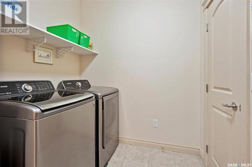 419 Greaves Crescent, Saskatoon, SK - Indoor Photo Showing Laundry Room